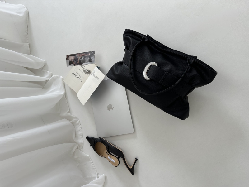 SENTIMENTAL BAG IN SILVER